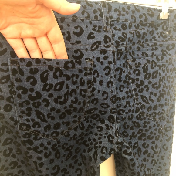 Blue pants w/ black velvet design - Picture 5 of 5